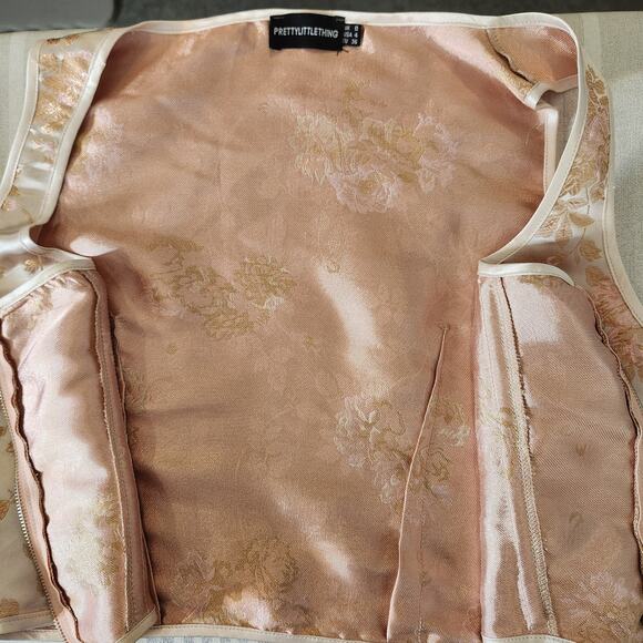 PRETTYLITTLETHING Pink Satin Jacquard Corset Crop Top Coquette Womens 4 FLAWED - Picture 7 of 11